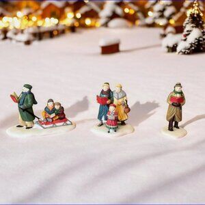 DEPARTMENT 56 Heritage Village Caroling Thru The City - 3pcs - Retired
